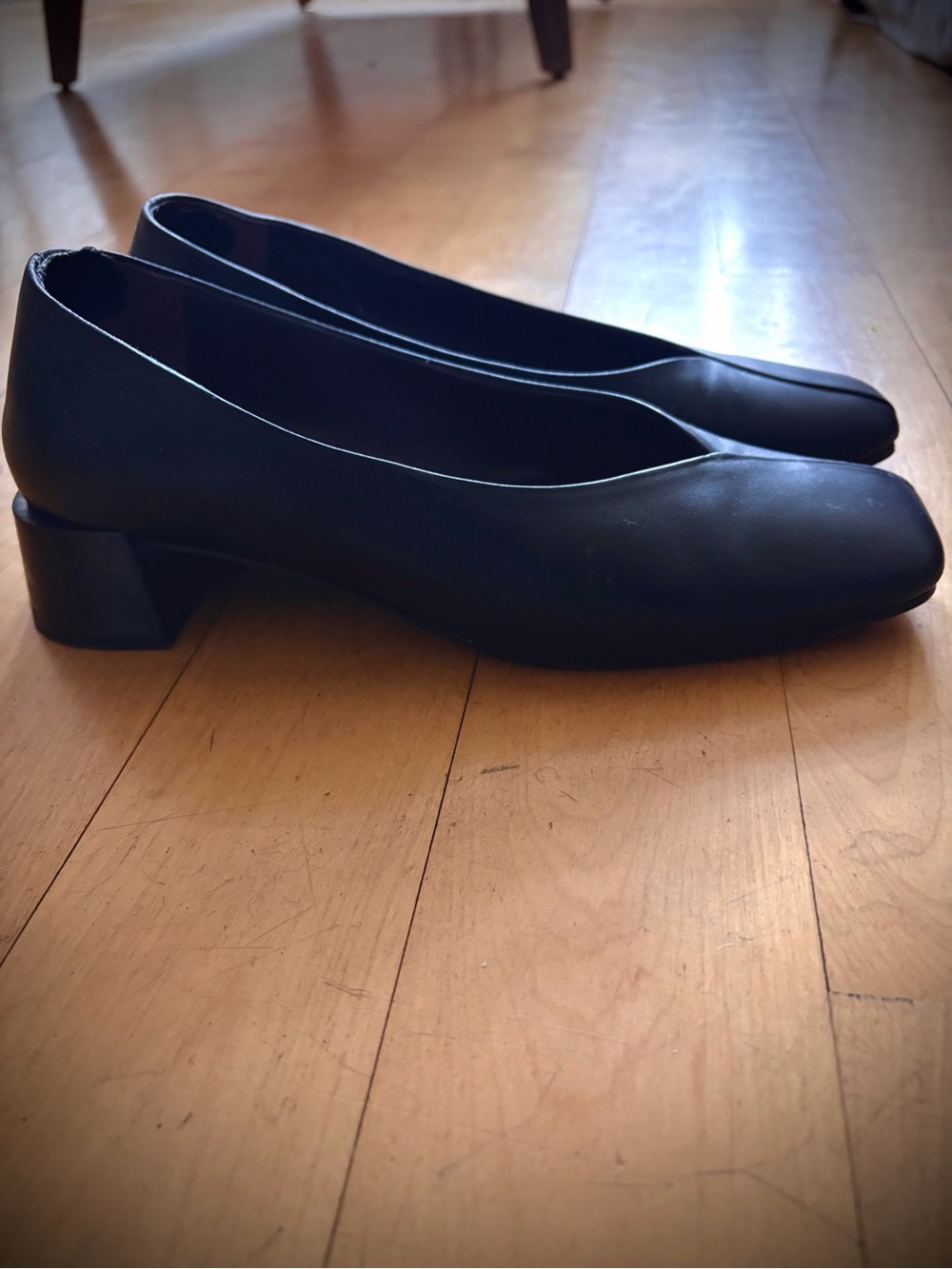 La CANADIENNE Angelique Black Leather Low Pump